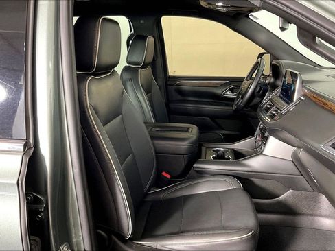 Used 2023 Chevrolet Suburban Premier AWD/4WD image 10