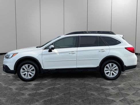 Used 2017 Subaru Outback 2.5i Premium AWD/4WD image 2