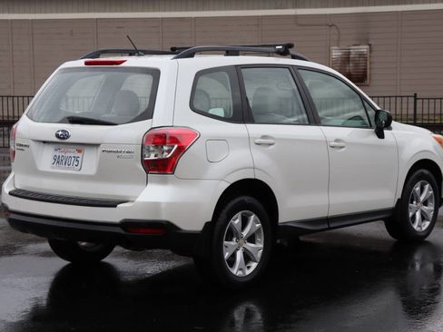 Used 2015 Subaru Forester 2.5i w/ Alloy Wheel Package image 9