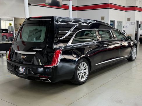 Used 2019 Cadillac XTS FWD image 2