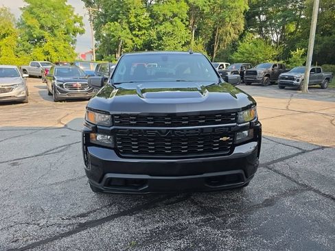 Certified 2020 Chevrolet Silverado 1500 Custom w/ Custom Value Package AWD/4WD image 2