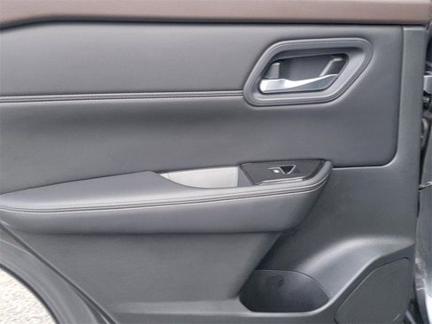 Certified 2023 Nissan Rogue SL w/ SL Premium Package image 13