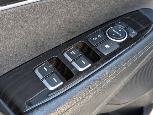 Used 2020 Kia Sorento L FWD image 13