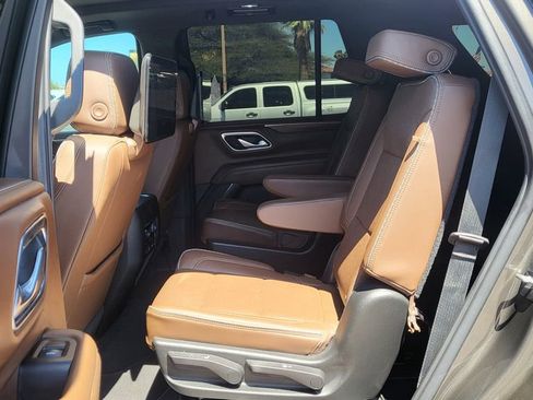 Used 2021 Chevrolet Tahoe High Country w/ Premium Package RWD image 24