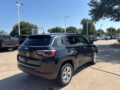 Used 2025 Jeep Compass Sport w/ Mopar Graphics Package AWD/4WD image 5