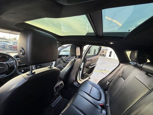 Used 2019 Jaguar F-PACE Premium AWD/4WD image 16