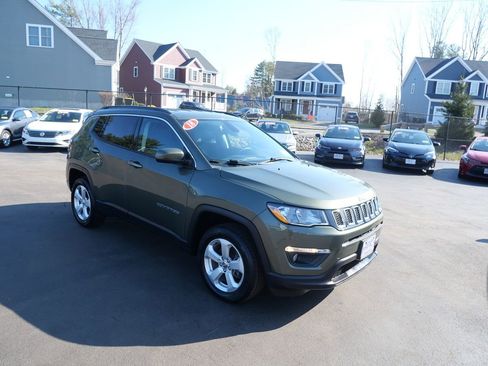 Used 2018 Jeep Compass Latitude w/ Cold Weather Group image 2