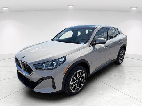 New 2026 BMW X2 xDrive28i w/ Technology Package AWD/4WD image 8