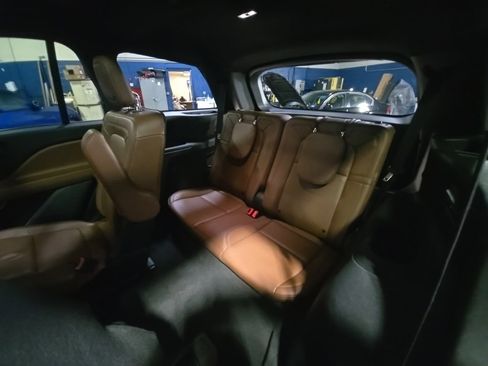 Used 2023 Lincoln Aviator Reserve w/ Equipment Group 201A image 12