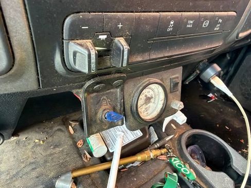 Used 2016 RAM 2500 Tradesman w/ Chrome Appearance Group AWD/4WD image 13