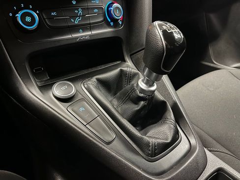 Used 2015 Ford Focus SE w/ SE Ecoboost Package image 11