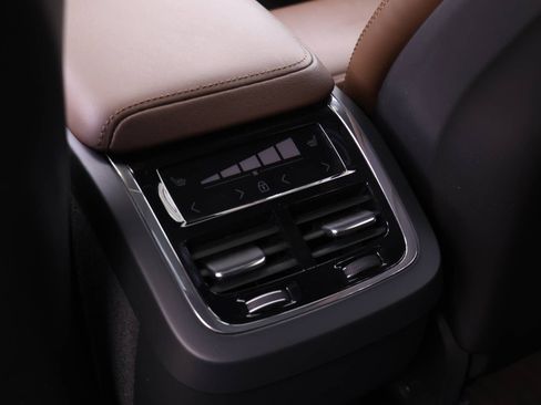 Used 2023 Volvo XC60 B5 Ultimate w/ Climate Package AWD/4WD image 15