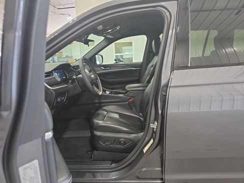 Used 2025 Jeep Grand Cherokee L Limited w/ Trailer Tow Package AWD/4WD image 23