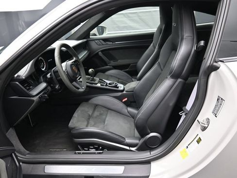 Certified 2022 Porsche 911 GT3 RWD image 8
