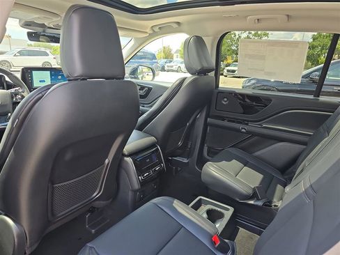 New 2025 Lincoln Aviator 2WD w/ Equipment Group 101A image 18