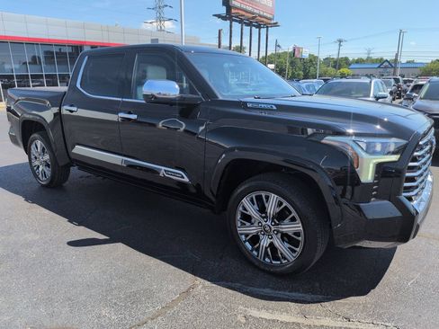 Used 2025 Toyota Tundra Capstone AWD/4WD image 7