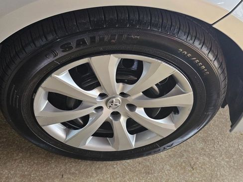 Used 2023 Toyota Corolla LE FWD image 49