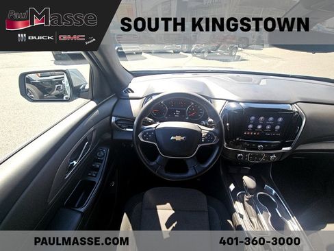 Used 2023 Chevrolet Traverse LT w/ Rear Camera Mirror Package image 16