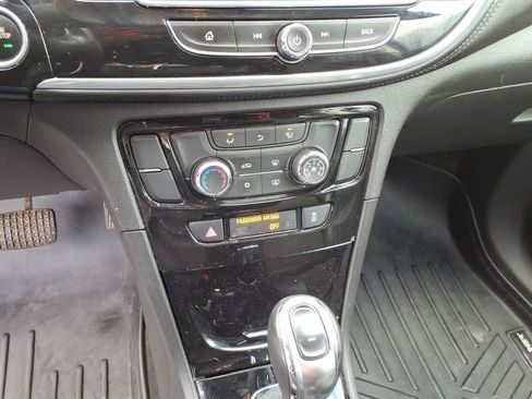 Used 2020 Buick Encore Preferred image 30