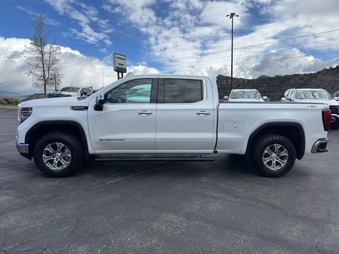 Used 2023 GMC Sierra 1500 SLT w/ SLT Convenience Package image 4