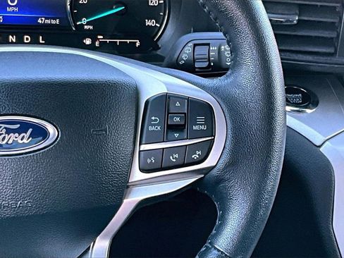 Used 2023 Ford Explorer XLT image 12