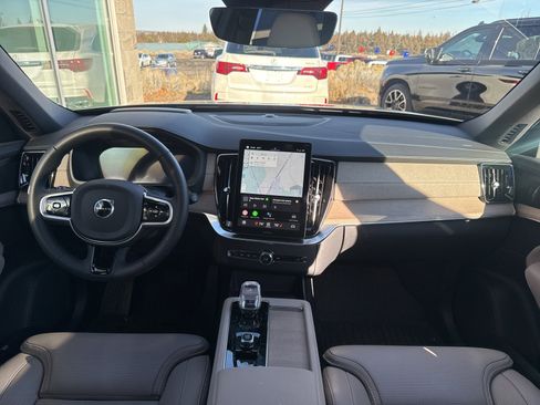 Used 2025 Volvo XC90 T8 Ultra w/ Protection Package Premier image 15