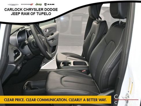 New 2026 Chrysler Voyager LX image 9