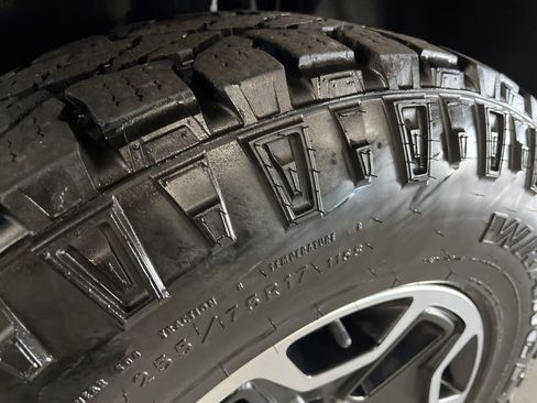 Used 2017 Jeep Wrangler Unlimited Rubicon image 16