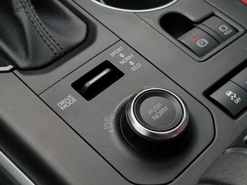 Used 2022 Toyota Highlander XSE image 35