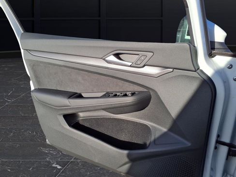 New 2026 Volkswagen GTI SE FWD image 18