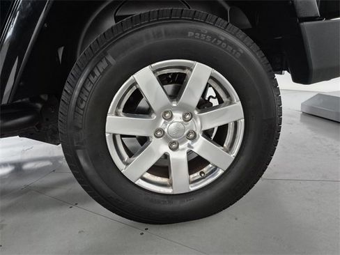 Used 2015 Jeep Wrangler Unlimited Sahara w/ Connectivity Group image 14