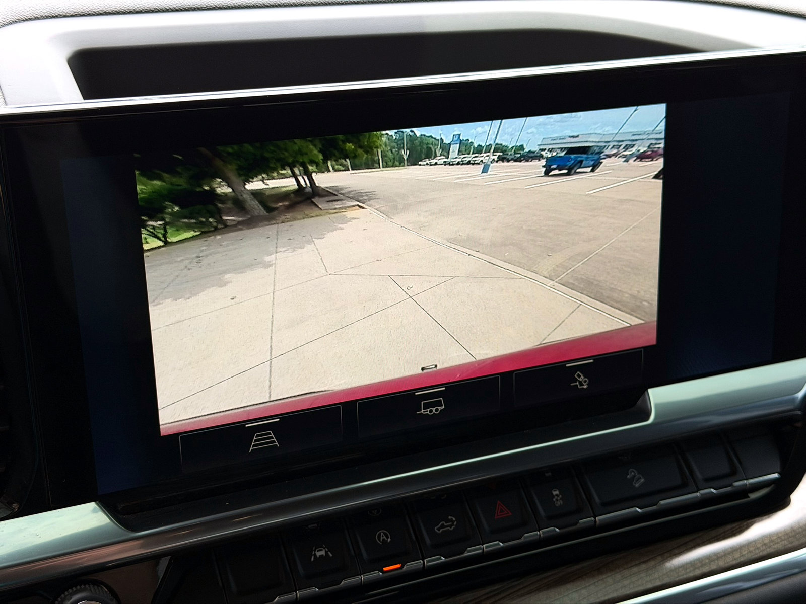 Used 2023 Chevrolet Silverado 1500 LT AWD/4WD image 18
