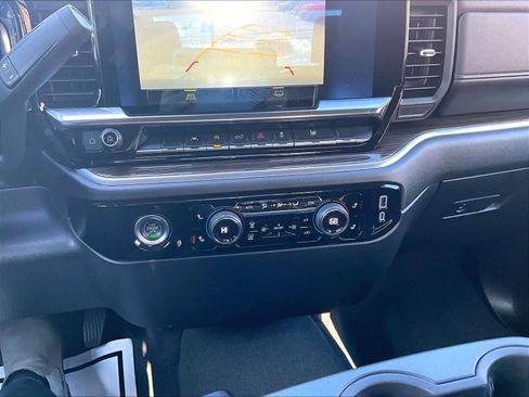 Used 2023 Chevrolet Silverado 1500 LT image 25