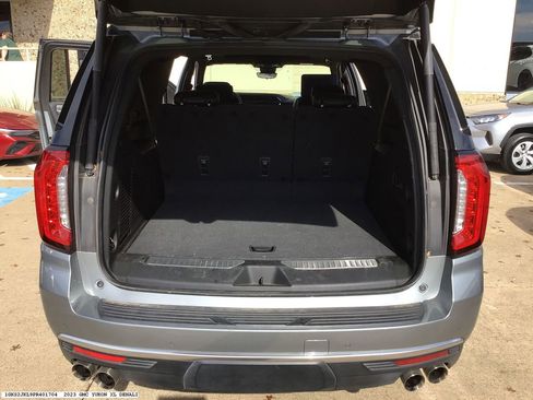 Used 2023 GMC Yukon XL Denali w/ Denali Reserve Package image 17