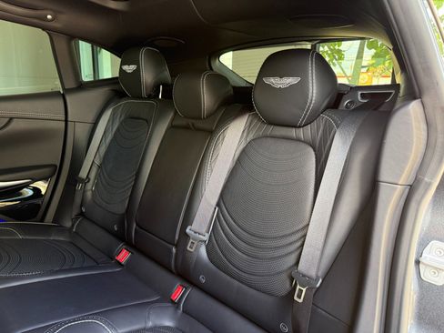 Used 2022 Aston Martin DBX image 27