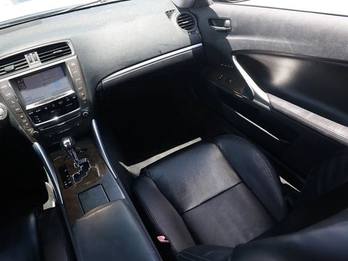Used 2014 Lexus IS 250C w/ Luxury Package RWD image 13