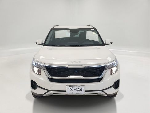 Certified 2023 Kia Seltos S image 2