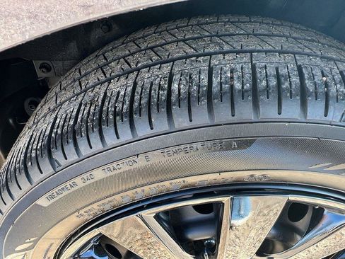 Used 2025 Toyota Corolla LE image 31