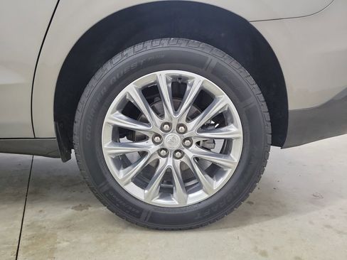 Used 2019 Buick Enclave Essence image 12