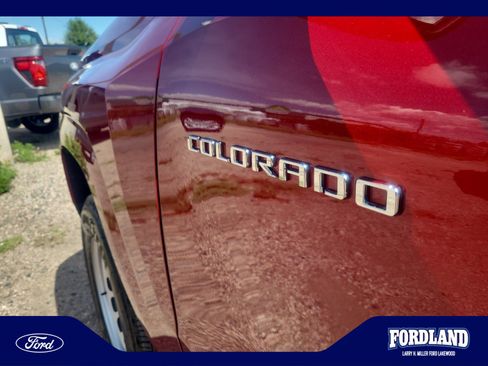 Used 2026 Chevrolet Colorado W/T w/ Advanced Trailering Package AWD/4WD image 24