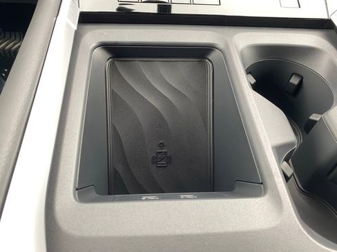 New 2025 Nissan Armada SL w/ Captain's Chari Seat Package image 32