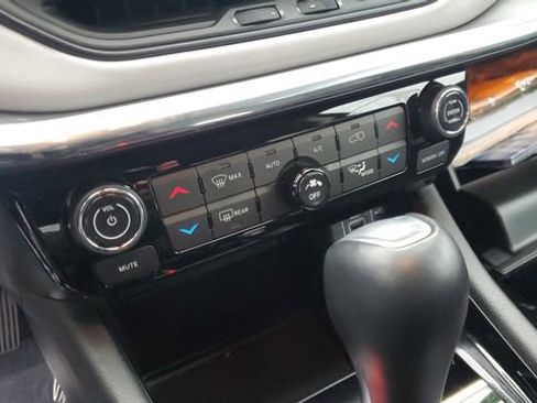 Certified 2022 Jeep Compass Limited image 17