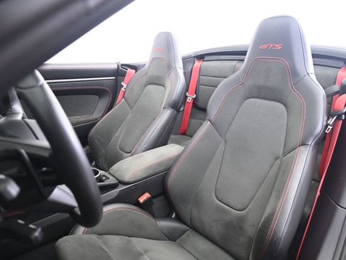 Certified 2025 Porsche 911 Carrera GTS RWD image 29
