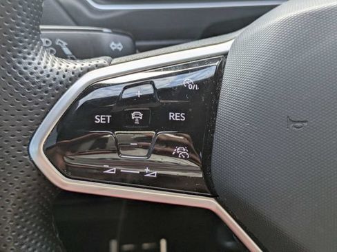 Used 2023 Volkswagen Tiguan SE R-Line FWD image 26