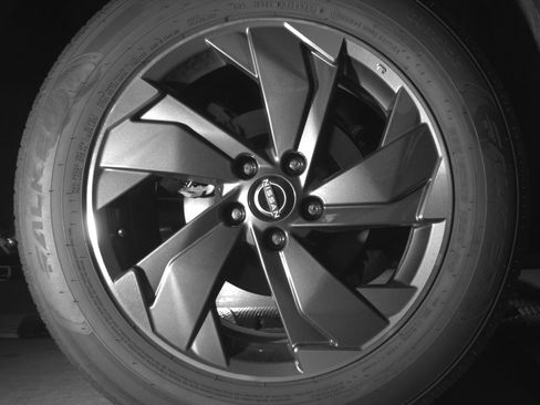 Used 2025 Nissan Rogue SV FWD image 15