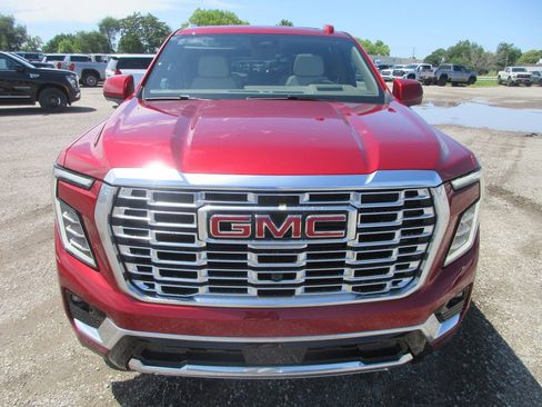New 2026 GMC Yukon Denali w/ Denali Reserve Package AWD/4WD image 10