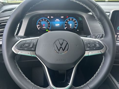 New 2026 Volkswagen Atlas Cross Sport SE image 14