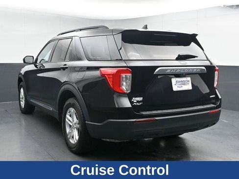 Used 2023 Ford Explorer XLT image 8