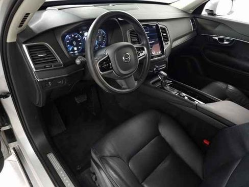 Used 2020 Volvo XC90 T5 Momentum w/ Protection Package image 17