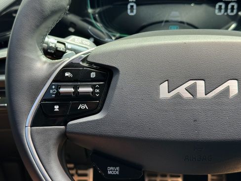 Used 2023 Kia Niro SX Touring FWD image 21